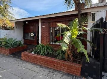 Casa · 70m² · 3 Ambientes · 1 Cochera · Casa en Alquiler 3 Ambientes, Quilmes Oeste