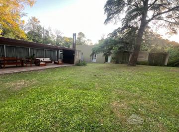 Casa · 420m² · 4 Dormitorios · 3 Cocheras · Casa en Alquiler