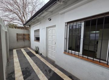 PH · 50m² · 4 Ambientes · Buen Depto T/casa 4 Amb C/dos Patios en R. de Escalada!