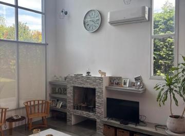 Casa · 210m² · 5 Dormitorios · 2 Cocheras · Casa en Alquiler en Santa Maria de Los Olivos