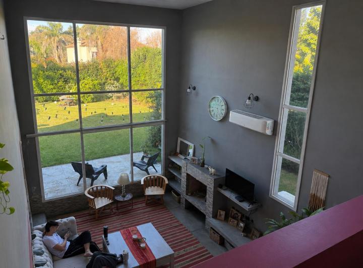 Casa · 210m² · 5 Dormitorios · 2 Cocheras