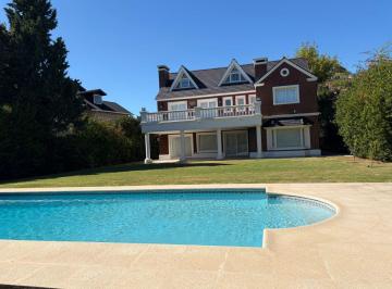 Casa de 6 ambientes, Berazategui · Casa con 4 Dorm. y de Servicio en Alquiler en Abril Club de Campo