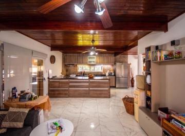 Casa · 324m² · 5 Ambientes · 2 Cocheras · Venta Casa 2 Dormi + Duplex en Las Acequias