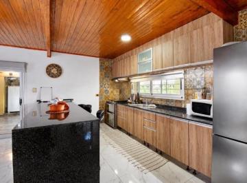 Casa · 324m² · 5 Ambientes · 2 Cocheras · Venta Casa 2 Dormi + Duplex en Las Acequias