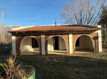 Quinta vacacional · 120m² · 6 Ambientes · Alquiler de Casa Quinta - General Roca