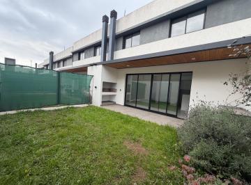 PH · 95m² · 3 Ambientes · 1 Cochera · Alquiler Duplex Housing de Miradores Manantiales