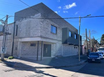 Bodega-Galpón · 800m² · 4 Ambientes · Galpón con Oficinas a Estrenar Frente Av Mosconi (Ex Ruta 22)