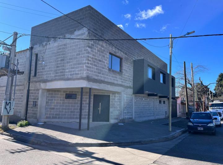 Bodega-Galpón · 800m² · 4 Ambientes
