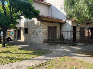 PH de 4 ambientes, La Matanza · PH en Esquina Zona Residencial de Villa Luzuriaga