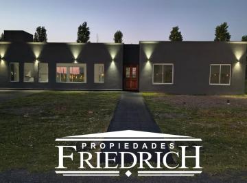 Casa · 128m² · 4 Ambientes · 2 Cocheras · Casa en Lujan a Estrenar - Los Juncos Bº Cerrado