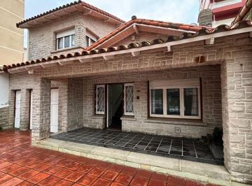Casa de 5 ambientes, Miramar · Viví o Emprendé en Miramar. Chalet de Estilo Clásico de Piedra a m de Peatonal y 2 Cuadras del Mar