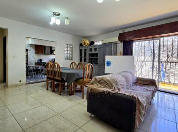 Casa · 161m² · 4 Ambientes · 1 Cochera · Casa en Venta Monte Castro 3 Amb Gge Local Terraza