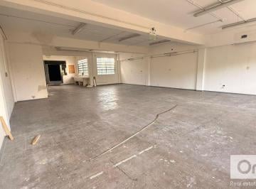 Depósito · 672m² · 1 Cochera · Local 3 Plantas en Venta. Depósito y Cochera. Chacarita