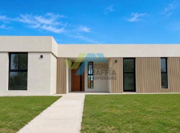 Casa · 188m² · 5 Ambientes · 2 Cocheras · Casa en Venta en San Sebastian - Area 6, San Sebastian, Escobar