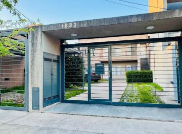 Departamento · 60m² · 3 Ambientes · 2 Cocheras · PH 3 Ambientes en Alquiler – Castelar Norte