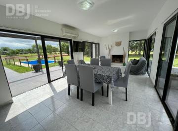 Casa · 190m² · 5 Ambientes · 3 Cocheras · Venta de Casa 5 Ambientes en Chascomus