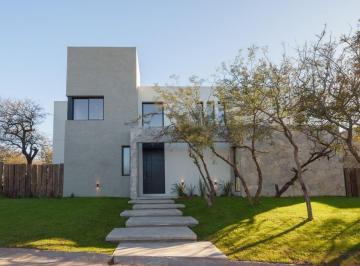 Casa de 15 ambientes, La Calera · Exclusiva Casa Country Pankana — Sin Comisión Inmobiliaria, Sin Intermediarios.