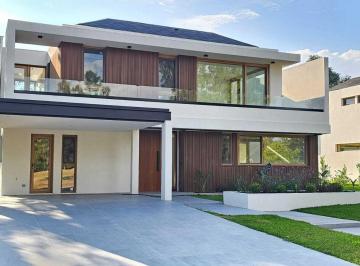 Casa · 349m² · 6 Ambientes · 6 Cocheras · Casa en Alquiler en Saint Thomas Este, Esteban Echeverría, G. B. a. Zona Sur