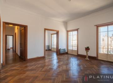 Departamento · 145m² · 5 Ambientes · Departamento en Venta de 3 Dorm. 146 m² con Escritura - Barrio Centro