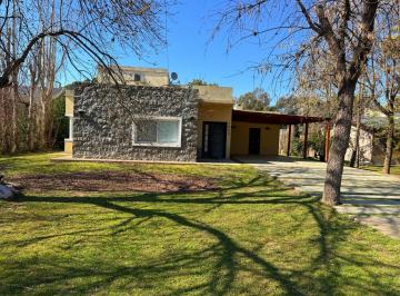 Casa · 200m² · 5 Ambientes · 1 Cochera · Casa en Venta Parque Las Naciones Guernica