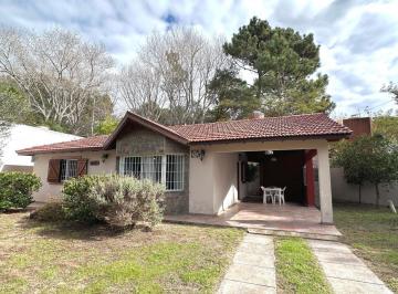 Casa · 75m² · 3 Ambientes · 1 Cochera · Venta Casa 3 Amb en Aguas Verdes con Parque y Galería