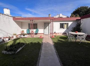 Casa · 179m² · 3 Ambientes · Venta Casa 2 Dorm. a Reciclar Mas Departamento B° Los Boulevares