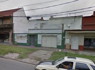 Casa · 61m² · 3 Ambientes · 2 Cocheras · Casa S/lote Propio 3 Amb Sobre Av Lanus E