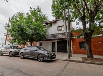 Casa · 260m² · 5 Ambientes · 1 Cochera · Venta Casa Multifamiliar Lugano