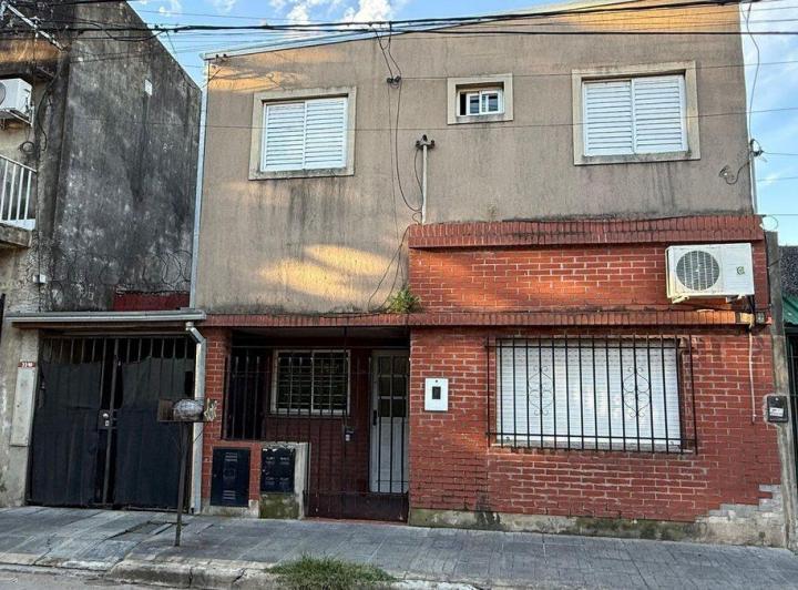 Casa · 175m² · 7 Ambientes · 1 Cochera