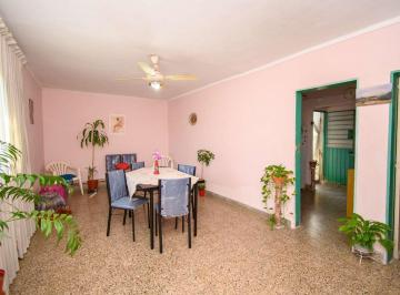 PH · 92m² · 6 Ambientes · 1 Cochera · Venta - Casa en PH 2 Dorm, Cochera y Patio