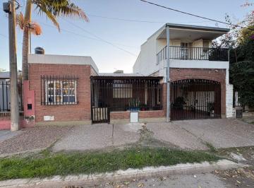 Casa · 125m² · 4 Ambientes · 1 Cochera · Casa en Venta en Venta en Santo Tomé!