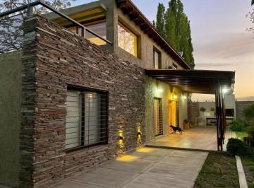 Casa · 184m² · 4 Ambientes · 1 Cochera · Gran Propiedad Turística en Venta en Valle de Uco