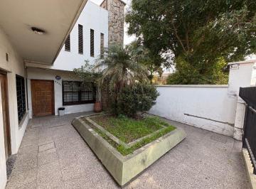 Casa · 229m² · 12 Ambientes · Casa en Venta con Jardín en San Justo