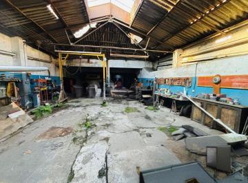 Bodega-Galpón · 381m² · Venta Galpon + Vivienda a m Acceso Oeste Caseros