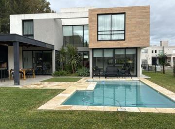 Casa · 470m² · 5 Ambientes · 2 Cocheras · Alquiler Terralagos Canning