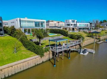 Casa · 320m² · 6 Ambientes · 4 Cocheras · Venta Casa 6 Ambientes Amarra El Yacht Nordelta