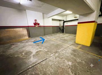 Garage · 11m² · Venta Cochera Cubierta y Fija Pb Parque Patricios