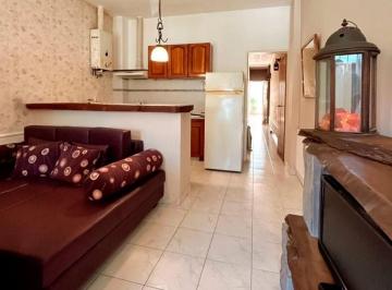 Casa · 121m² · 3 Ambientes · 1 Cochera · Venta de Casa 3 Ambientes con Galpon en Sarandi