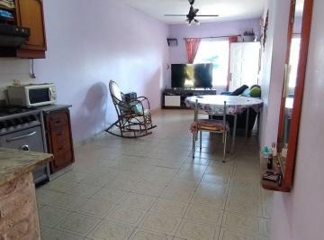 PH · 64m² · 3 Ambientes · 1 Cochera · Venta PH 3 Ambientes en Moron con Patio y Cochera