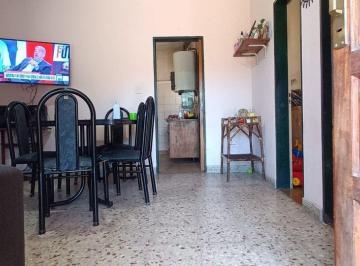 Casa · 70m² · 3 Ambientes · 2 Cocheras · Casa 3 Ambientes Venta Longchamps Amplio Patio