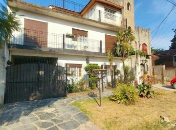 Casa · 130m² · 6 Ambientes · 2 Cocheras · Casa 6 Ambientes con Amplio Jardín, Venta Burzaco
