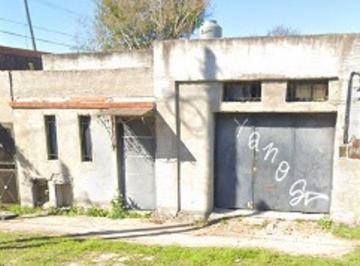 Casa · 82m² · 3 Ambientes · 1 Cochera · Casa 3 Ambientes Venta Lomas de Zamora Garage Pati