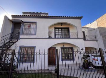 Casa · 177m² · 6 Ambientes · 2 Cocheras · Venta Casa 4amb + Dept 2amb Tortuguitas Centro