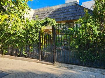 Casa · 127m² · 4 Ambientes · Venta Casa 4 Ambientes a Refaccionar en Versalles