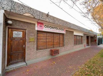 Casa · 350m² · 6 Ambientes · 2 Cocheras · Venta Casa 3 Dorm. + Local Comercial