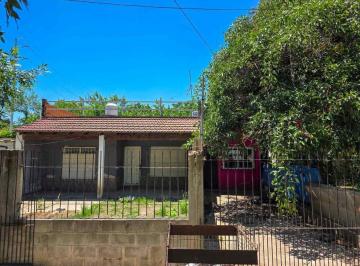 Casa · 130m² · 4 Ambientes · 1 Cochera · Venta Casa 3 Amb con Depto 3 Amb Pontevedra