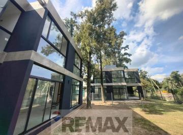 Casa · 131m² · 4 Ambientes · 2 Cocheras · Venta Casa 4 Amb Moreno Barrio Cerrado Condominio