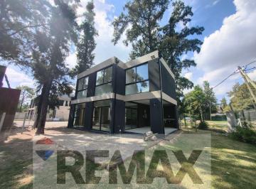 Casa · 116m² · 4 Ambientes · 2 Cocheras · Venta Casa Fianciacion 4 Amb Oportunidad