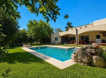 Casa · 164m² · 4 Ambientes · 2 Cocheras · Venta Casa 4 Amb Pileta Barrio El Resuello Moreno
