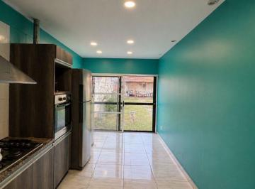 Casa · 124m² · 4 Ambientes · 2 Cocheras · Venta Casa 4 Ambientes C/parque y Cochera Merlo